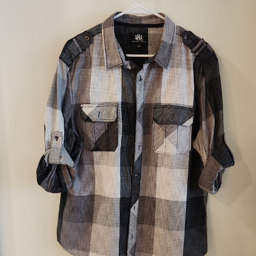 Rock & Republic Black and Gray Plaid Casual Button Down Shirt